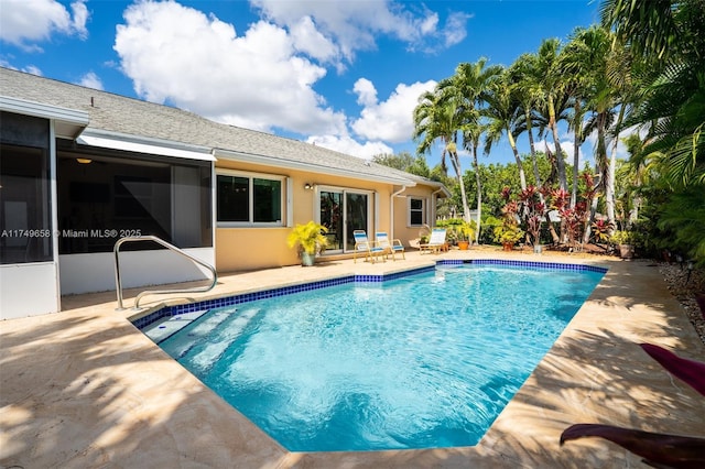 311 NW 197th Ave, Pembroke Pines, FL 33029 - pool with a patio
