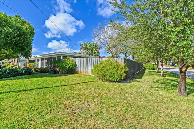 3449 NE 17th Way, Oakland Park, FL 33334 - view of yard