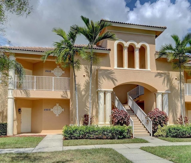 8910 Sandshot Ct Unit 5123, Port St Lucie, FL 34986 - view of building exterior with stairway