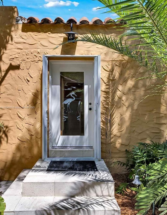 view of exterior entry