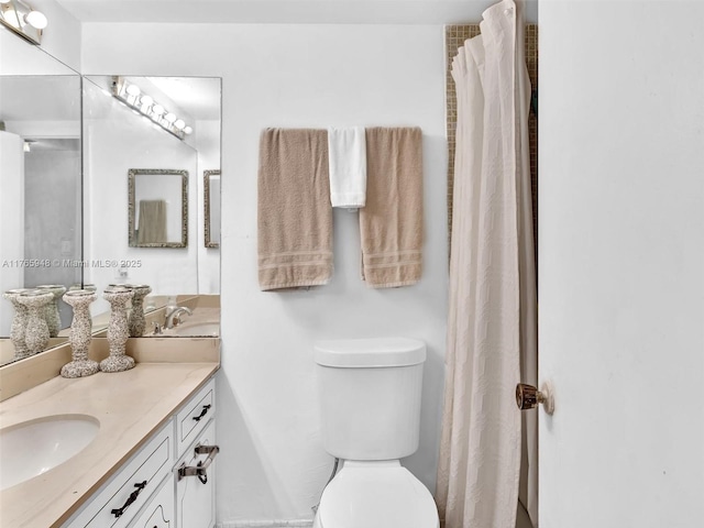 800 NE 195th St Unit 716, Miami, FL 33179 - full bath featuring curtained shower, toilet, and vanity