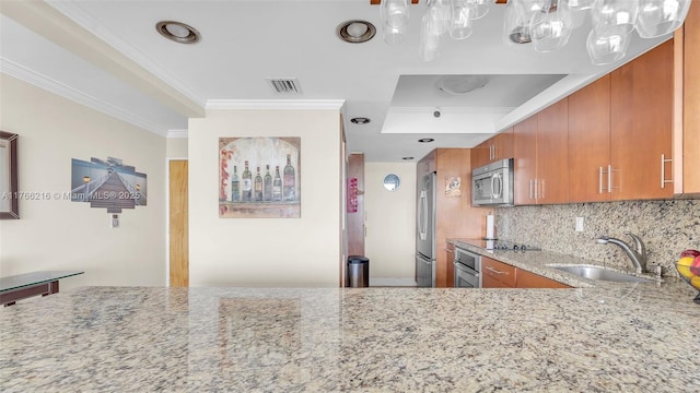 dining space featuring crown molding, baseboards, and visible vents