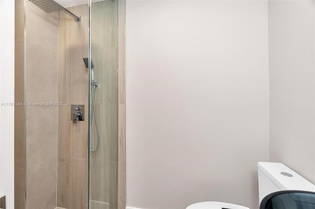 5255 Collins Ave Unit 9B, Miami Beach, FL 33140 - full bath featuring tiled shower and toilet