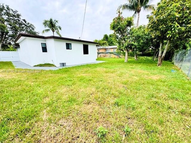 11730 NW 3rd Ave, Miami, FL 33168 - view of yard with fence