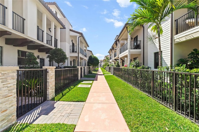 4575 NW 83rd Pkwy Unit 4575, Doral, FL 33166 - view of property's community featuring a residential view and fence
