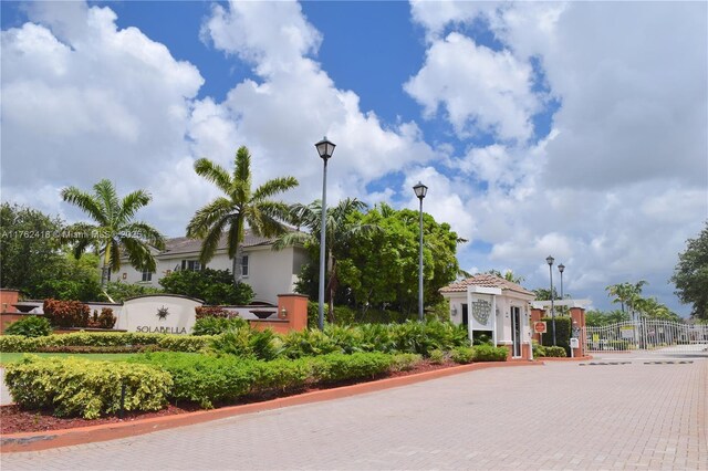 17347 NW 7th Ave Unit 907, Miami Gardens, FL 33169 - exterior space featuring fence and a gate