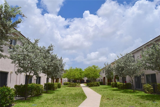 17347 NW 7th Ave Unit 907, Miami Gardens, FL 33169 - view of property's community featuring a yard and a residential view