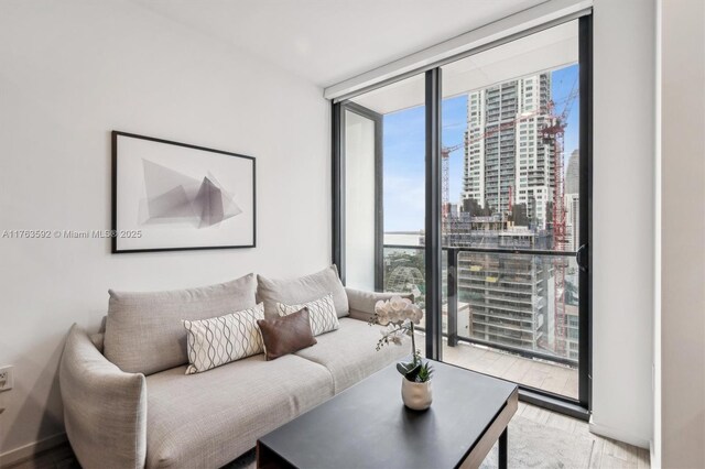 398 NE 5th St Unit 1516, Miami, FL 33132 - photo 4
