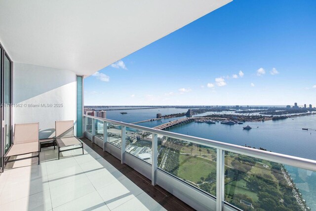 900 Biscayne Blvd Unit 4504, Miami, FL 33132 - balcony featuring a water view