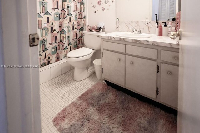10772 N Kendall Dr Unit G5, Miami, FL 33176 - bathroom featuring vanity, toilet, tile patterned floors, and a shower with curtain