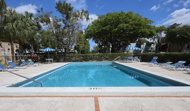 10772 N Kendall Dr Unit G5, Miami, FL 33176 - community pool featuring a patio area