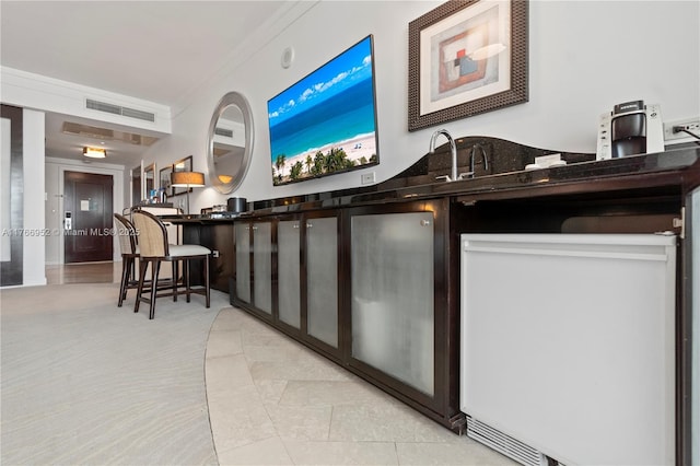 4391 Collins Ave Unit 1618, Miami Beach, FL 33140 - bar with visible vents and a sink