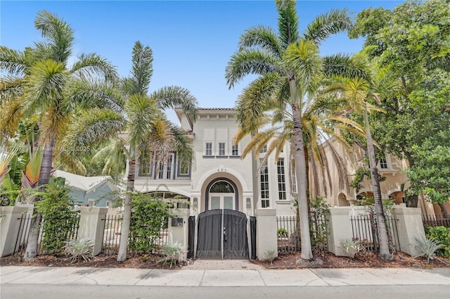 821 SE 2nd Ct, Fort Lauderdale, FL 33301 - photo 1