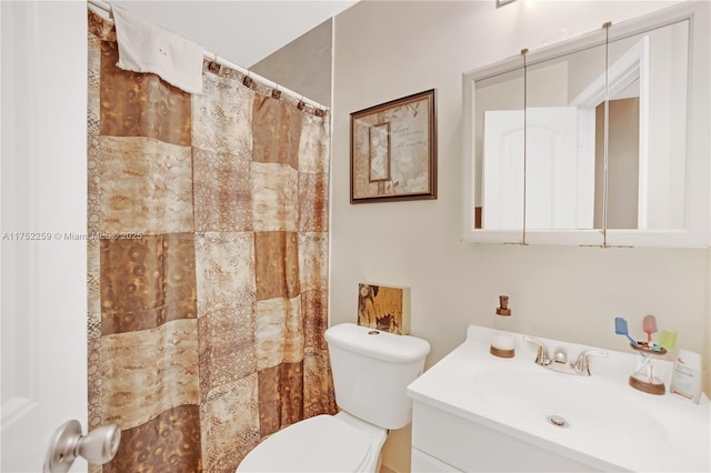 265 NE 12th Ave Unit 265, Homestead, FL 33030 - full bathroom featuring toilet, vanity, and curtained shower