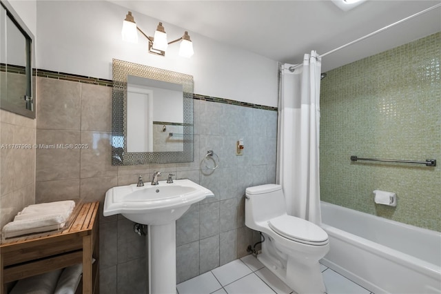 4032 Farnham O Unit 4032, Deerfield Beach, FL 33442 - full bath with tile walls, toilet, shower / tub combo with curtain, tile patterned flooring, and a sink