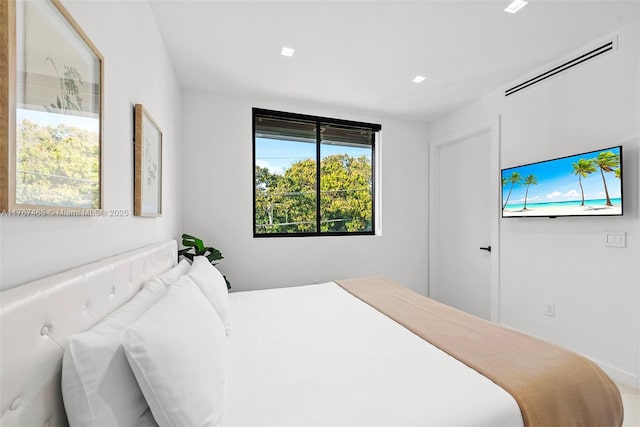 2572 NE 182nd Ter, North Miami Beach, FL 33160 - bedroom featuring visible vents