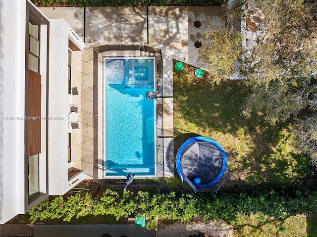 2572 NE 182nd Ter, North Miami Beach, FL 33160 - drone / aerial view