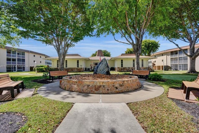 700 Village Green Ct Unit 319, Palm Springs, FL 33461 - photo 37