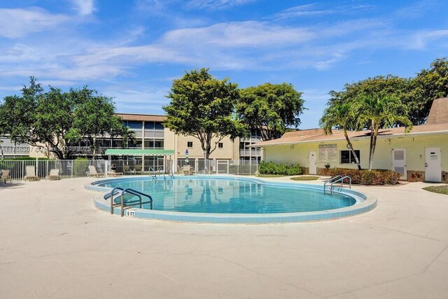 700 Village Green Ct Unit 319, Palm Springs, FL 33461 - photo 40