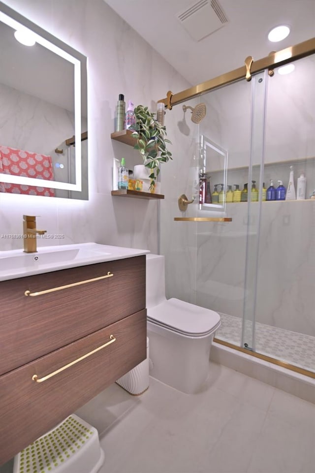 30 SW 136th Ave, Miami, FL 33184 - full bath featuring a stall shower, visible vents, toilet, and vanity