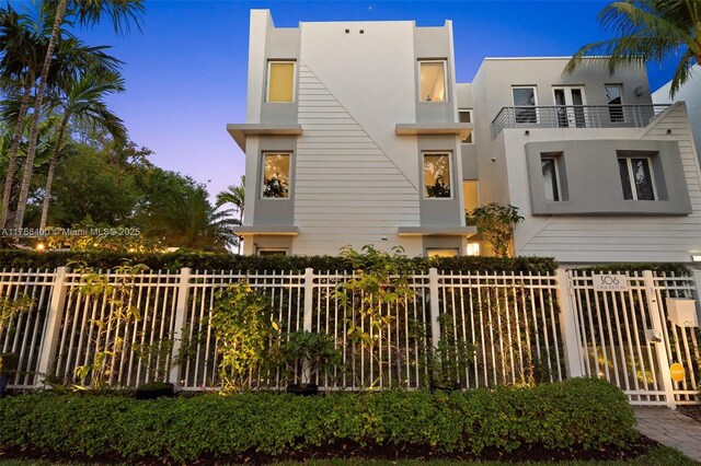 306 NE 8th Ave Unit 306, Fort Lauderdale, FL 33301 - view of front of property featuring stucco siding