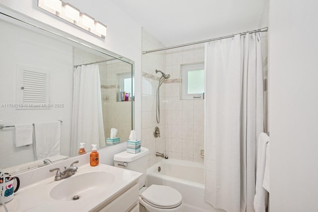 7640 SW 165th Ter, Palmetto Bay, FL 33157 - full bath featuring toilet, vanity, and shower / tub combo with curtain