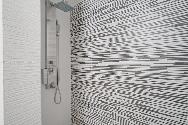 740 Meridian Ave Unit 11, Miami Beach, FL 33139 - bathroom view of tiled shower