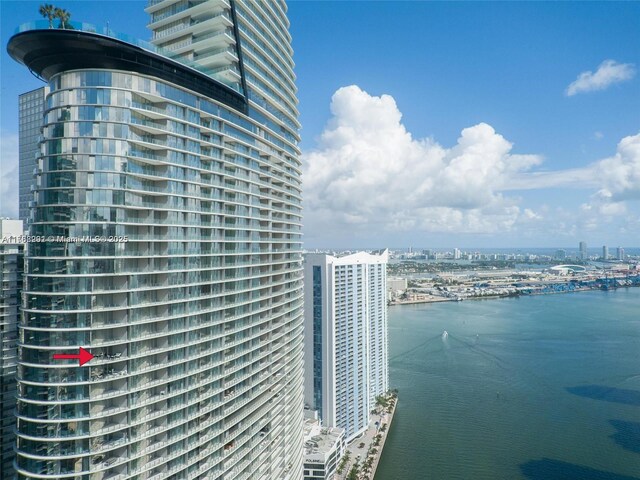 300 Biscayne Blvd Way Unit 3707, Miami, FL 33131 - property view of water featuring a city view