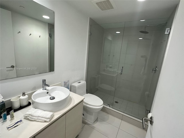 2600 E Hallandale Beach Blvd Unit T2202, Hallandale Beach, FL 33009 - bathroom featuring vanity, toilet, recessed lighting, a shower stall, and visible vents