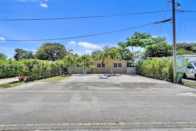 2470-2472 NE 182nd Ter, North Miami Beach, FL 33160 - photo 2