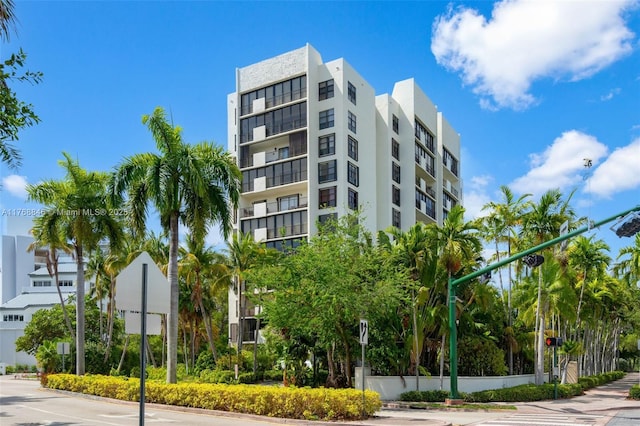 77 Crandon Blvd Unit 2B, Key Biscayne, FL 33149 - view of apartment building / complex