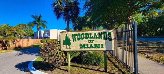 14241 Memorial Hwy Unit 9F, Miami, FL 33161 - photo 1