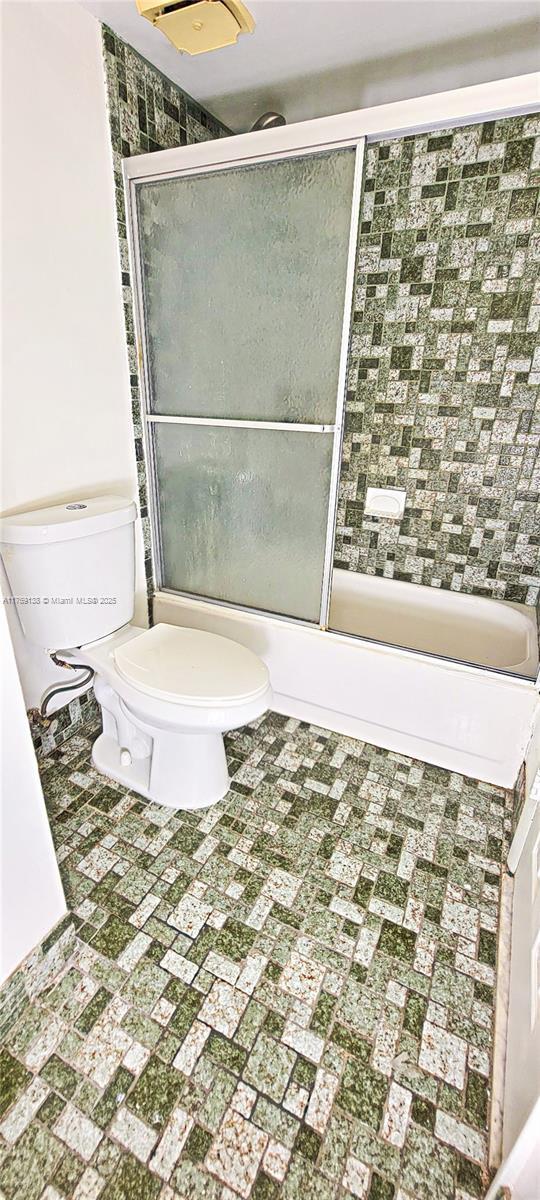 14241 Memorial Hwy Unit 9F, Miami, FL 33161 - photo 28