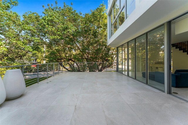 1250 N Venetian Way, Miami, FL 33139 - photo 22