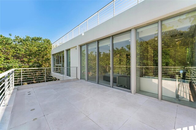 1250 N Venetian Way, Miami, FL 33139 - photo 33