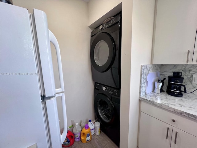 1460 Jefferson Dr Unit H, Homestead, FL 33034 - laundry area with stacked washer and dryer and laundry area