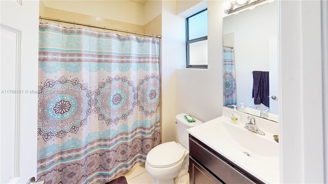 bathroom with toilet, a shower with shower curtain, and vanity