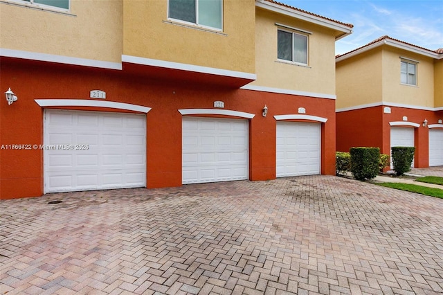 3340 Palomino Dr Unit 221-2, Davie, FL 33024 - garage with driveway