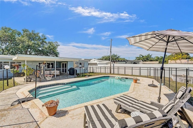 3407 N Longfellow Cir, Hollywood, FL 33021 - view of swimming pool featuring a patio area
