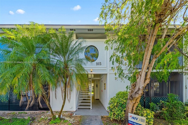 915 NE 199th St Unit 202-15, Miami, FL 33179 - view of property entrance