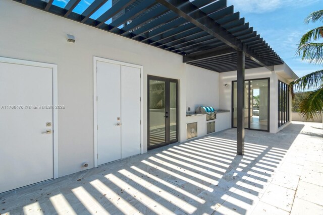 1635 E Broward Blvd, Fort Lauderdale, FL 33301 - view of patio with area for grilling and a grill