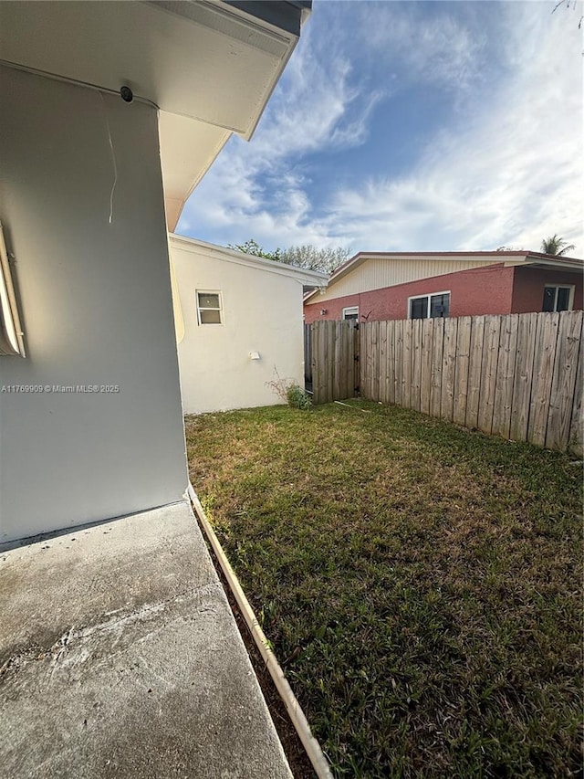 1167 NE 111th St, Miami, FL 33161 - view of yard with fence