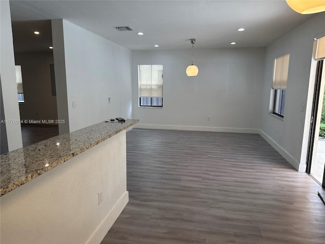 10086 NW 89th Ter, Doral, FL 33178 - kitchen featuring baseboards, visible vents, recessed lighting, and dark wood-type flooring