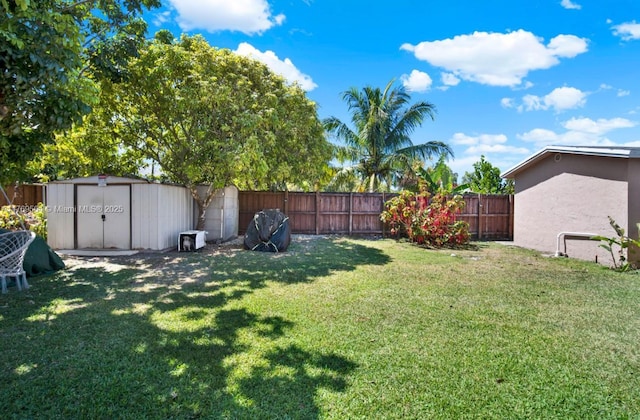 30328 SW 158th Pl, Homestead, FL 33033 - living area featuring recessed lighting, a raised ceiling, and light tile patterned flooring
