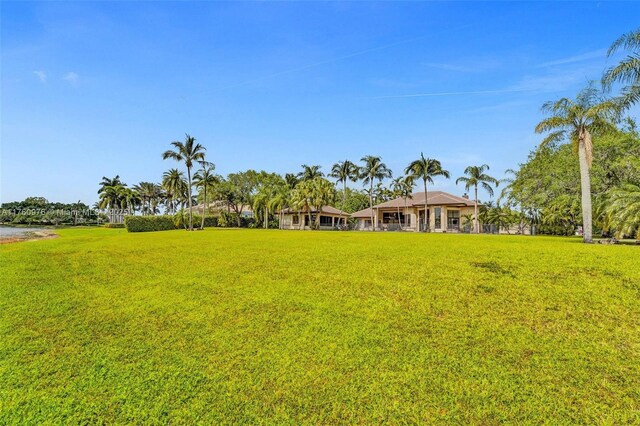 3320 Bridle Path Ln, Weston, FL 33331 - view of grassy yard