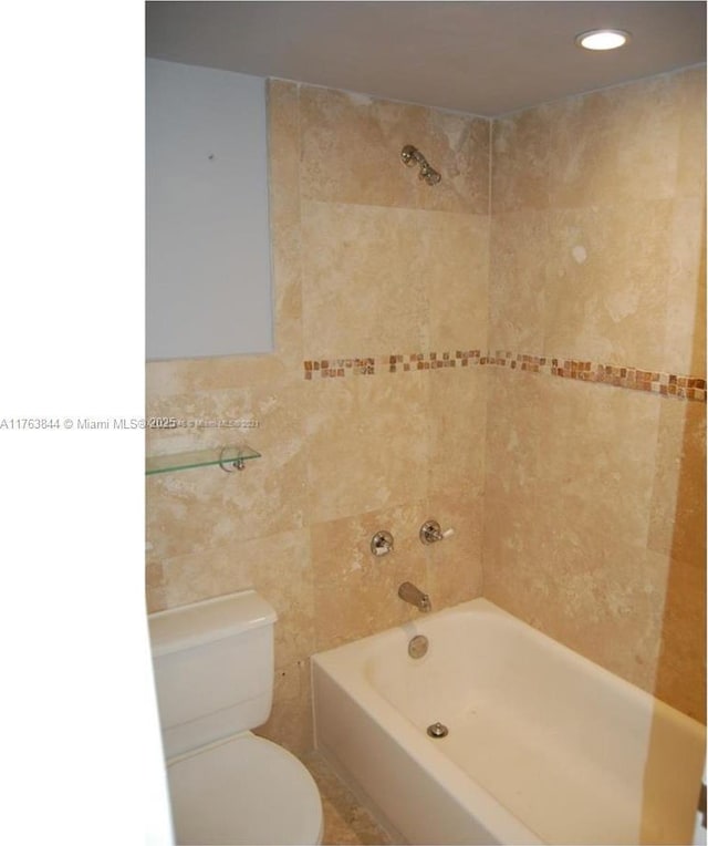 3301 N Country Club Dr Unit 110, Aventura, FL 33180 - full bath with toilet, bathtub / shower combination, and tile walls