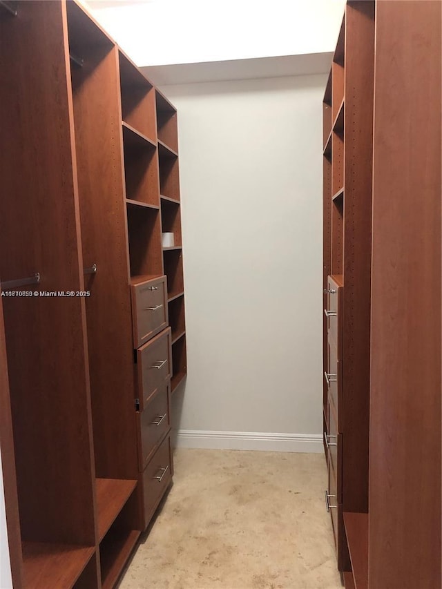 20000 E Country Club Dr Unit Ts02, Aventura, FL 33180 - view of walk in closet
