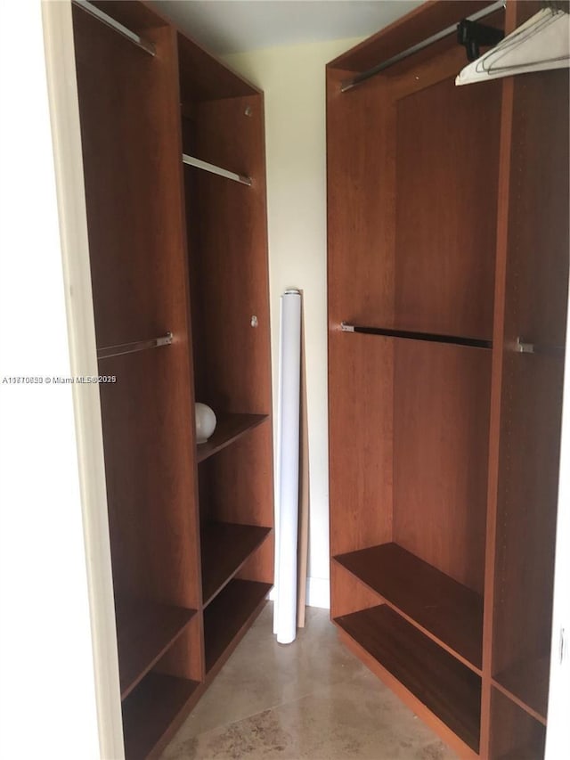 20000 E Country Club Dr Unit Ts02, Aventura, FL 33180 - view of spacious closet