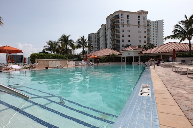 20000 E Country Club Dr Unit Ts02, Aventura, FL 33180 - pool featuring a patio area