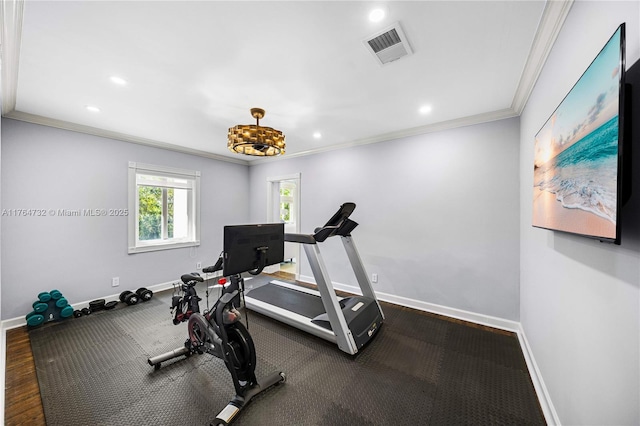 3916 Granada Blvd, Coral Gables, FL 33134 - workout room with baseboards, ornamental molding, visible vents, and recessed lighting